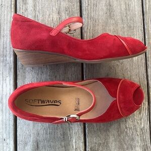 Softwaves Red Suede Mary Jane Wedges Vintage-Inspired Peep Toe Heels EU 39 (8.5)